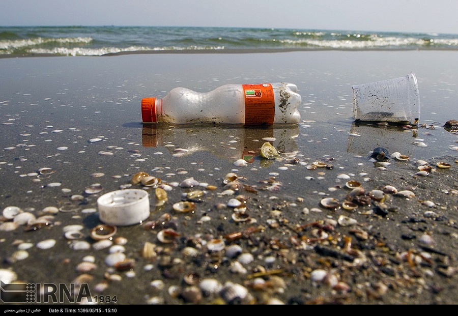 5au_plastic-pollution.jpg