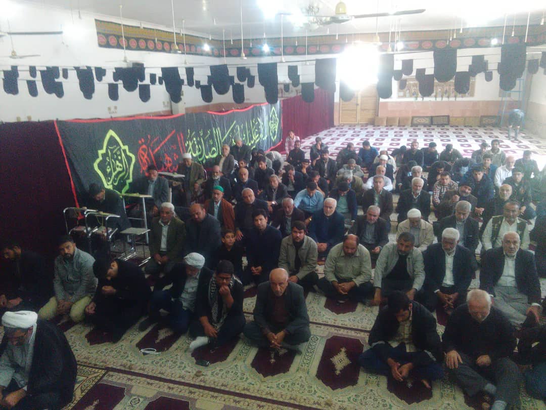 حضور بسیجیان ونمازگزاران مسجد امام خمینی (ره) در نماز جمعه