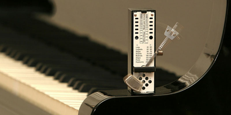 استفاده از مترونم برای محاسبه ریتم موسیقی، چه کمکی به نوازنده کمک می کند؟