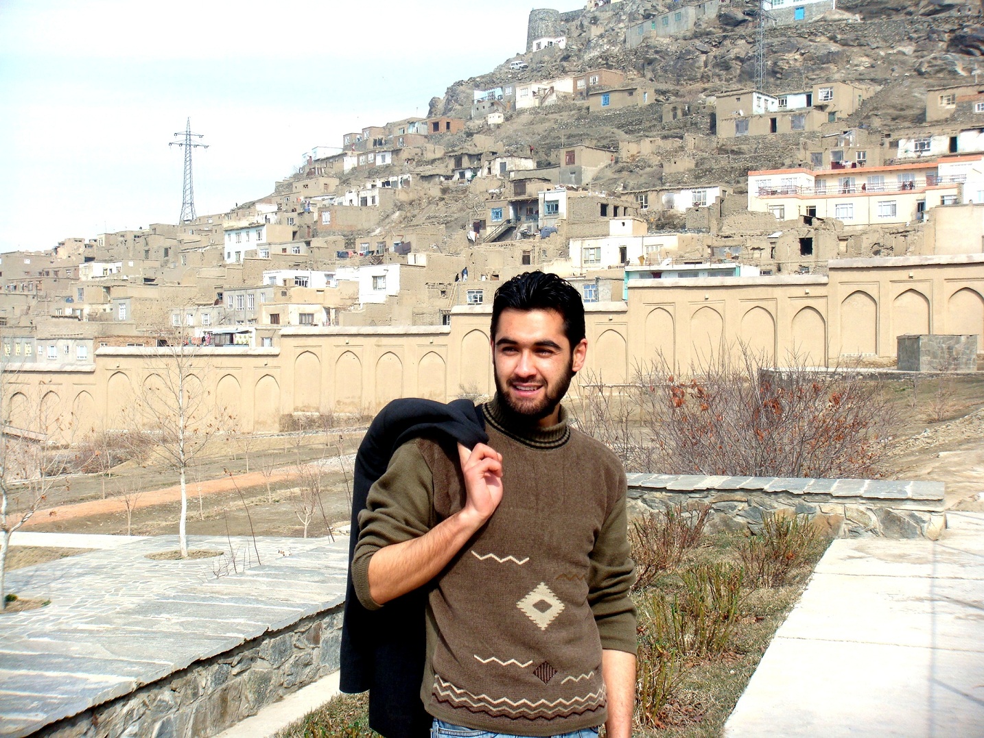 عکس های کمتر دیده شده احمد محمود امپراطور شاعر و نویسنده جوان از کشور افغانستان 