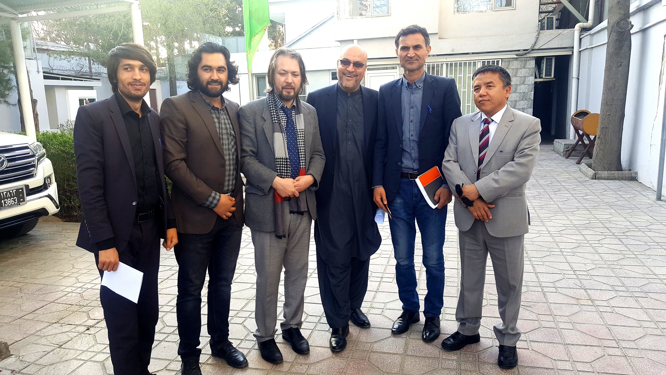 تصاویر از نشست مشورتی شاعران نویسندگان و خبرنگاران با جناب محترم محمد فرید حمیدی لوی سارنوال جمهوری اسلامی افغانستان 