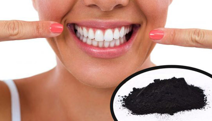 سفید کردن دندان ها با زغال فعال