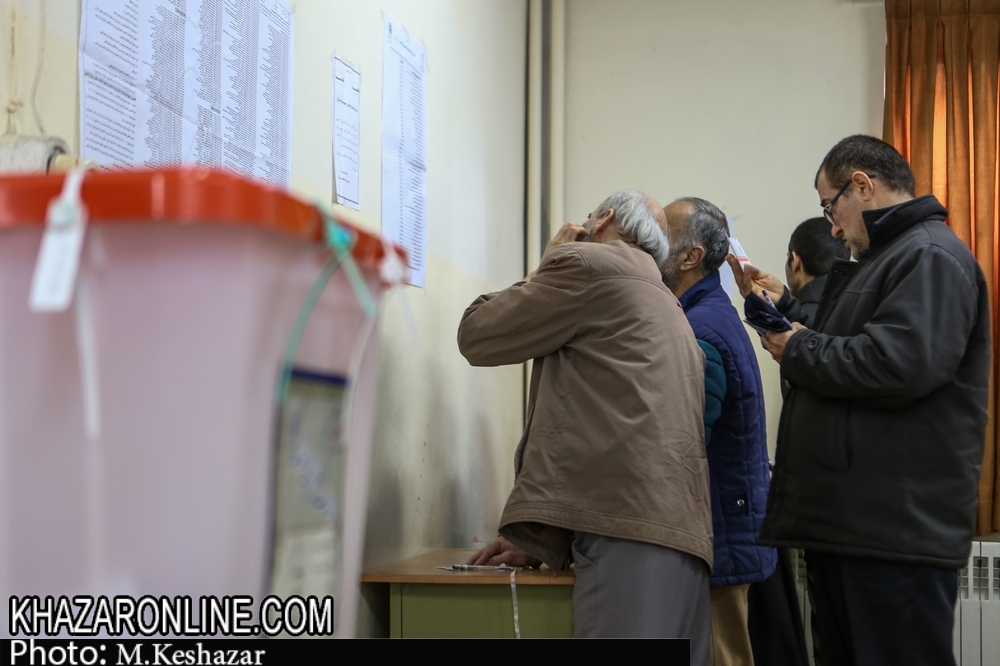 شکوه حضور مردم رشت پای صندوق های رای