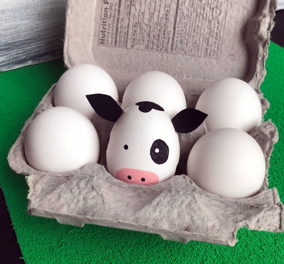 تزیین تخمه مرغ به شکل گاو