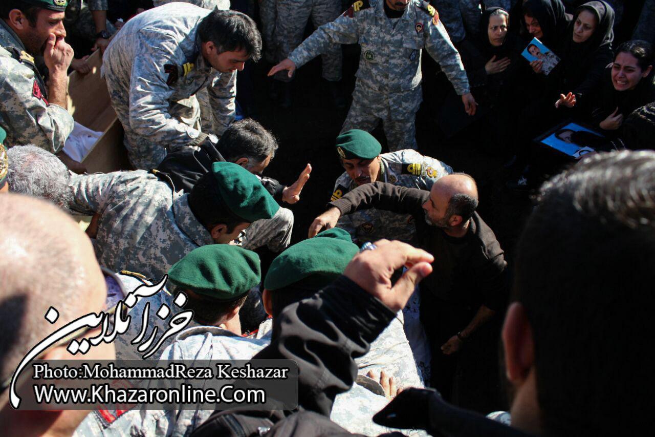 گزارش تصویری تشییع پیکر شهید حادثه ناوشکن دماوند در انزلی