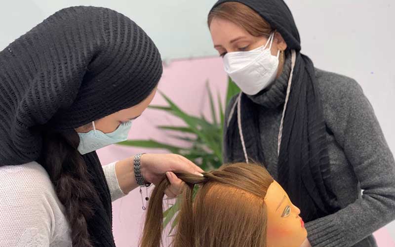 کلاس های آرایشگری دترلند