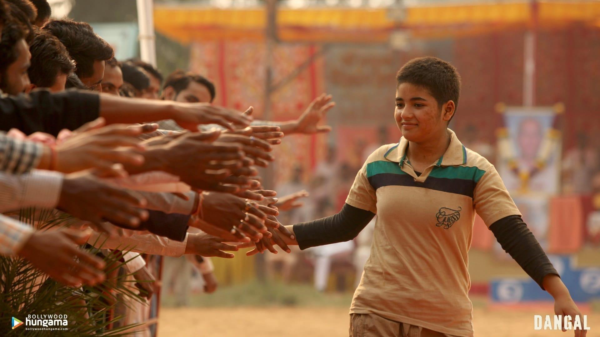 کاور Dangal 2016 — تماشای آنلاین دنگال با زیرنویس چسبیده و دانلود فیلم در پرفیلم